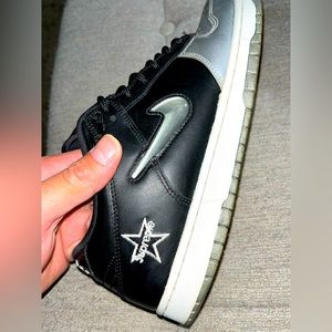 Used supreme Nike sb dunks